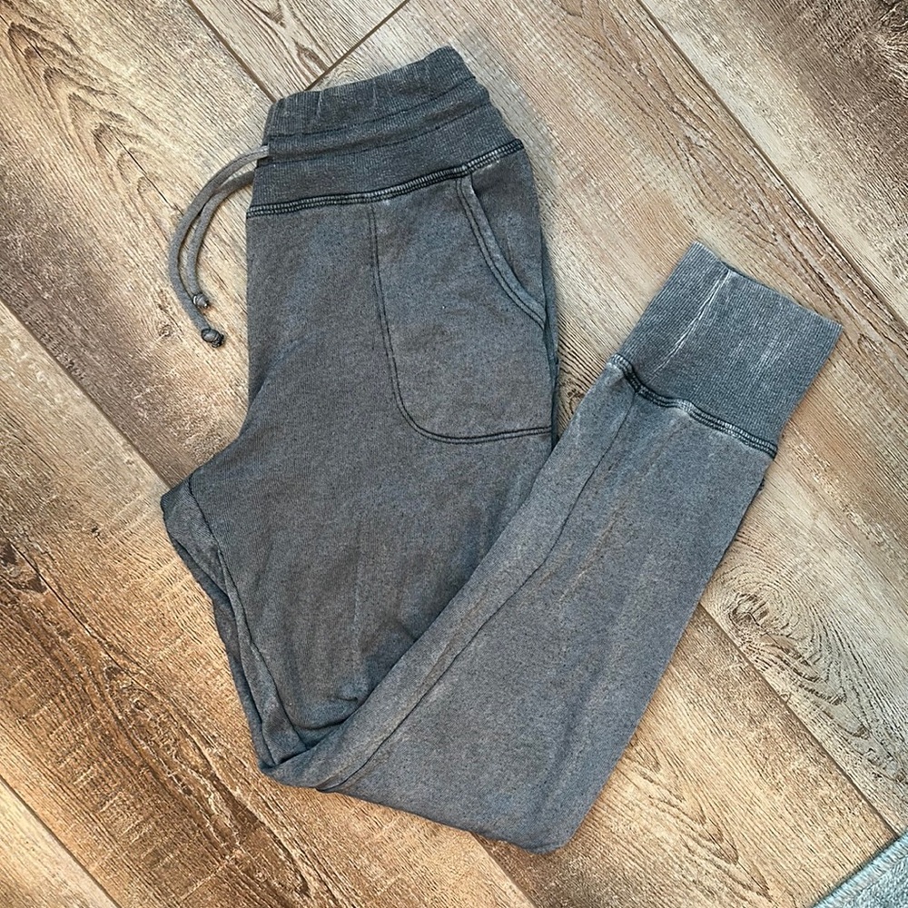 Beyond yoga featherweight lounge around midi jogger